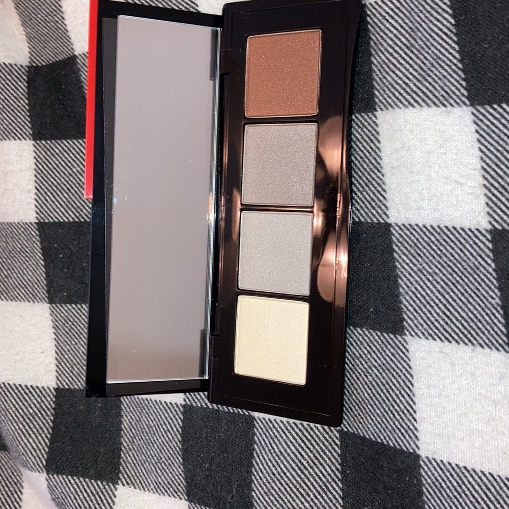 NWT Shiseido Essentials Eye Palette MSRP $34 - Picture 11 of 11